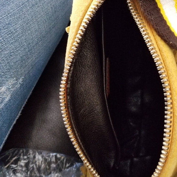 Authentic Louis Vuitton Onatah Fleur Ltd Ed. PM - Picture 3 of 16